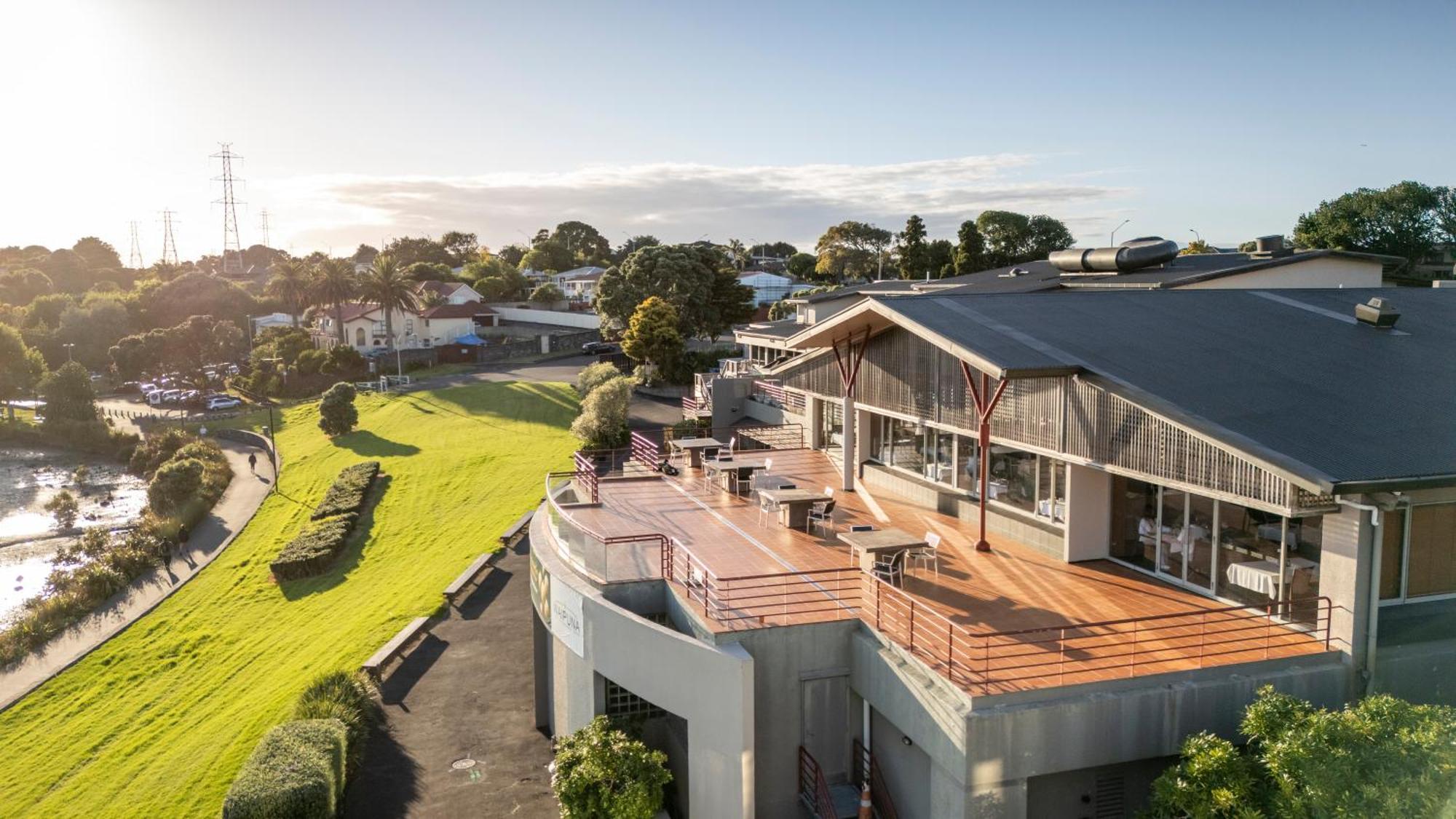 Hotel Waipuna & Conference Centre 4*